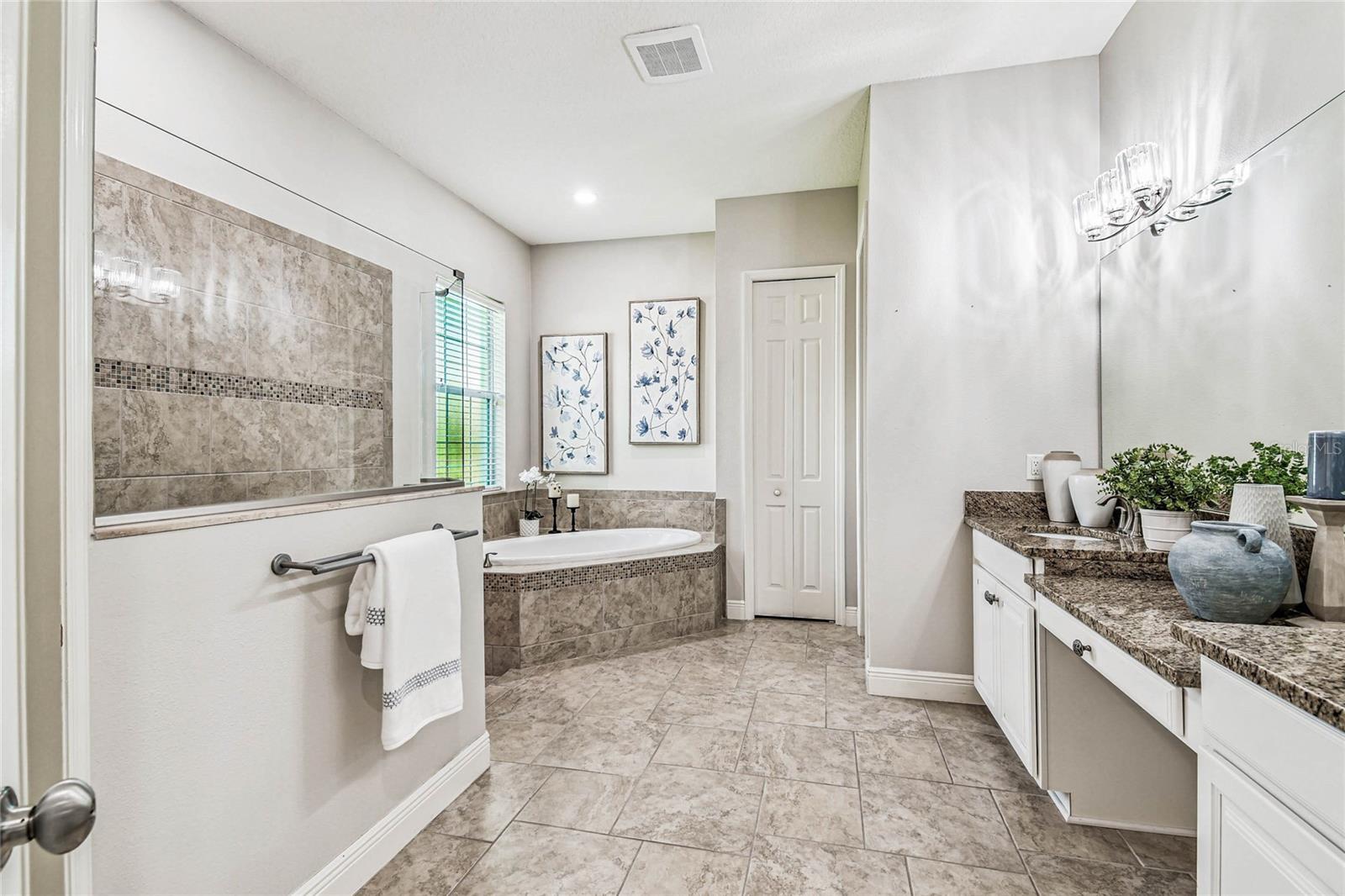 Ensuite Owner's suite bathroom