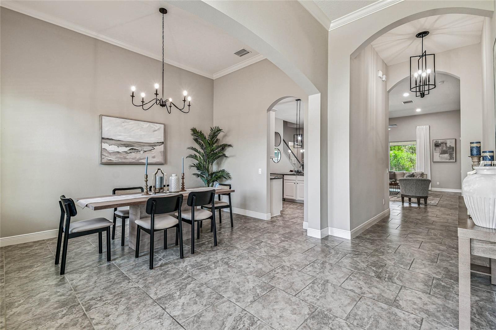Dining Room / Foyer