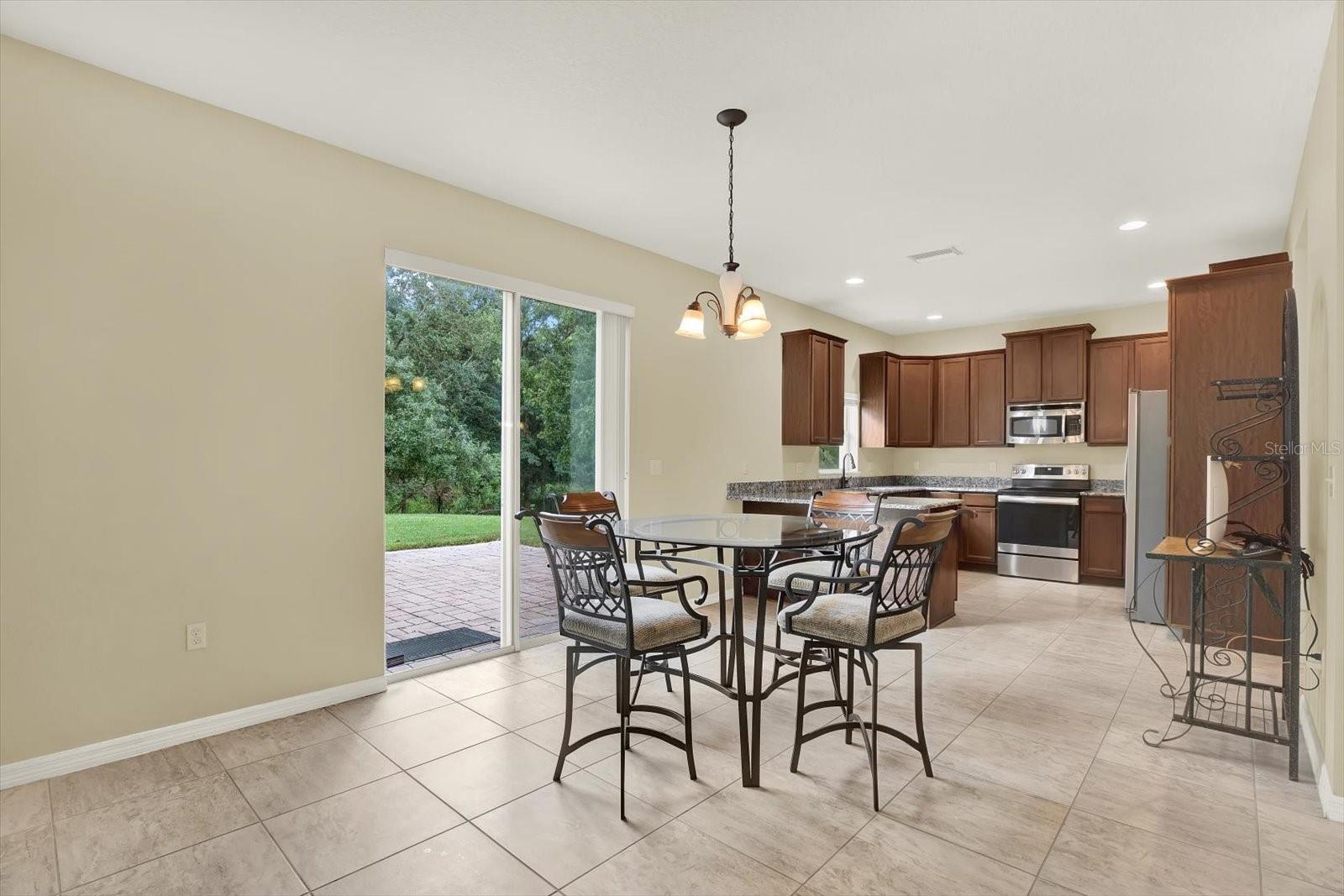 Kitchenette/Kitchen