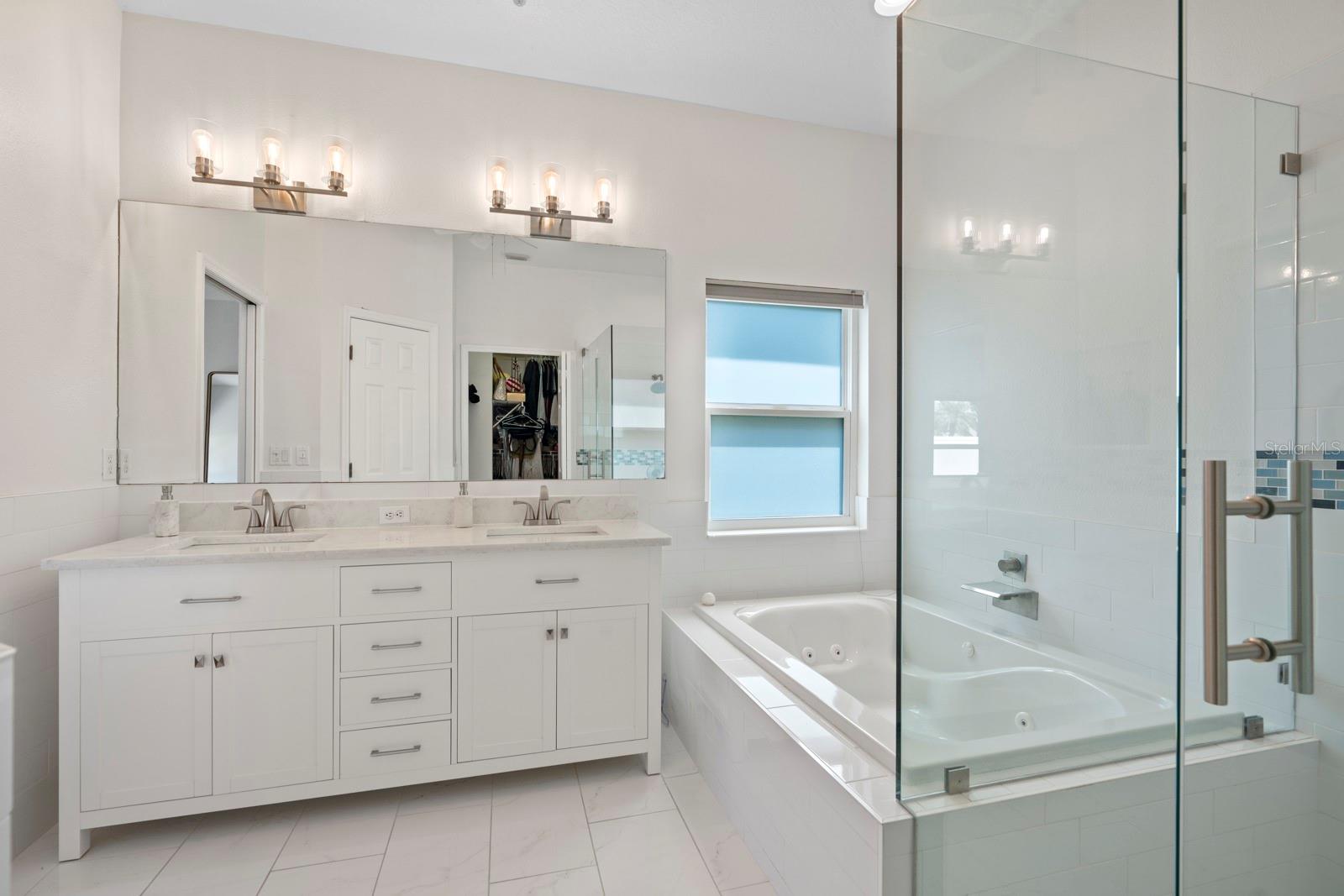 Master bath with separate tub/shower