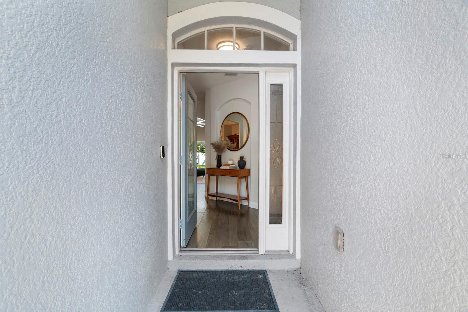 Entry way with interior view
