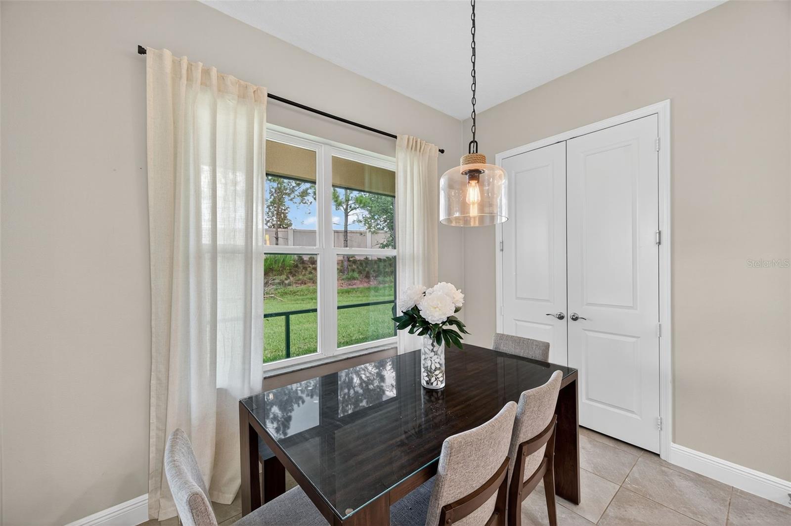 Casual Breakfast Dining Area