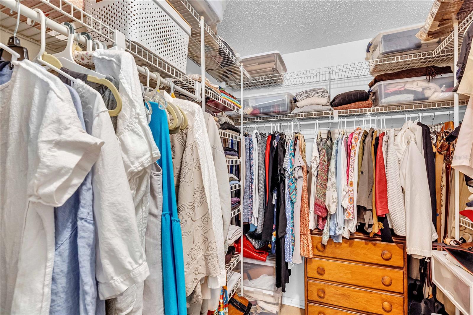 walk-in closet