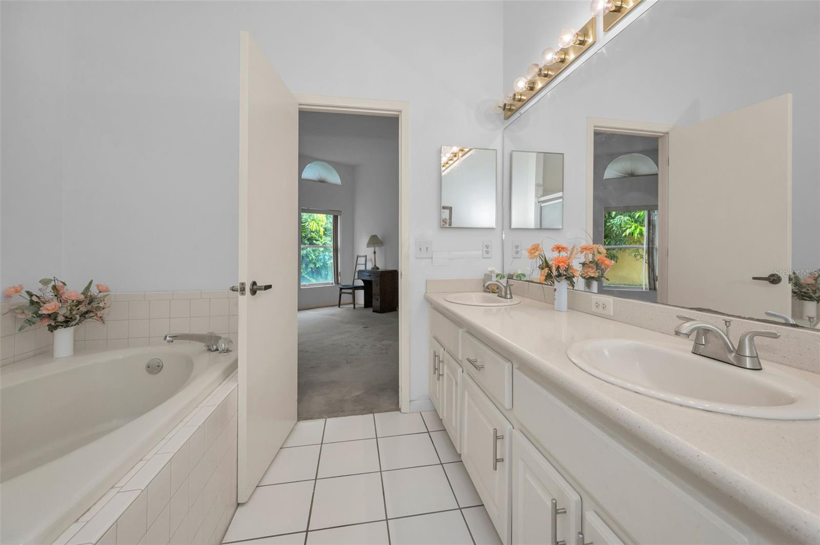 Primary bath