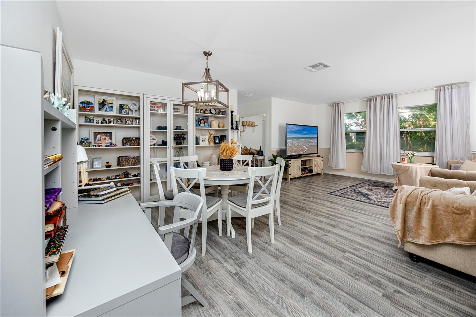 Dining/Living room