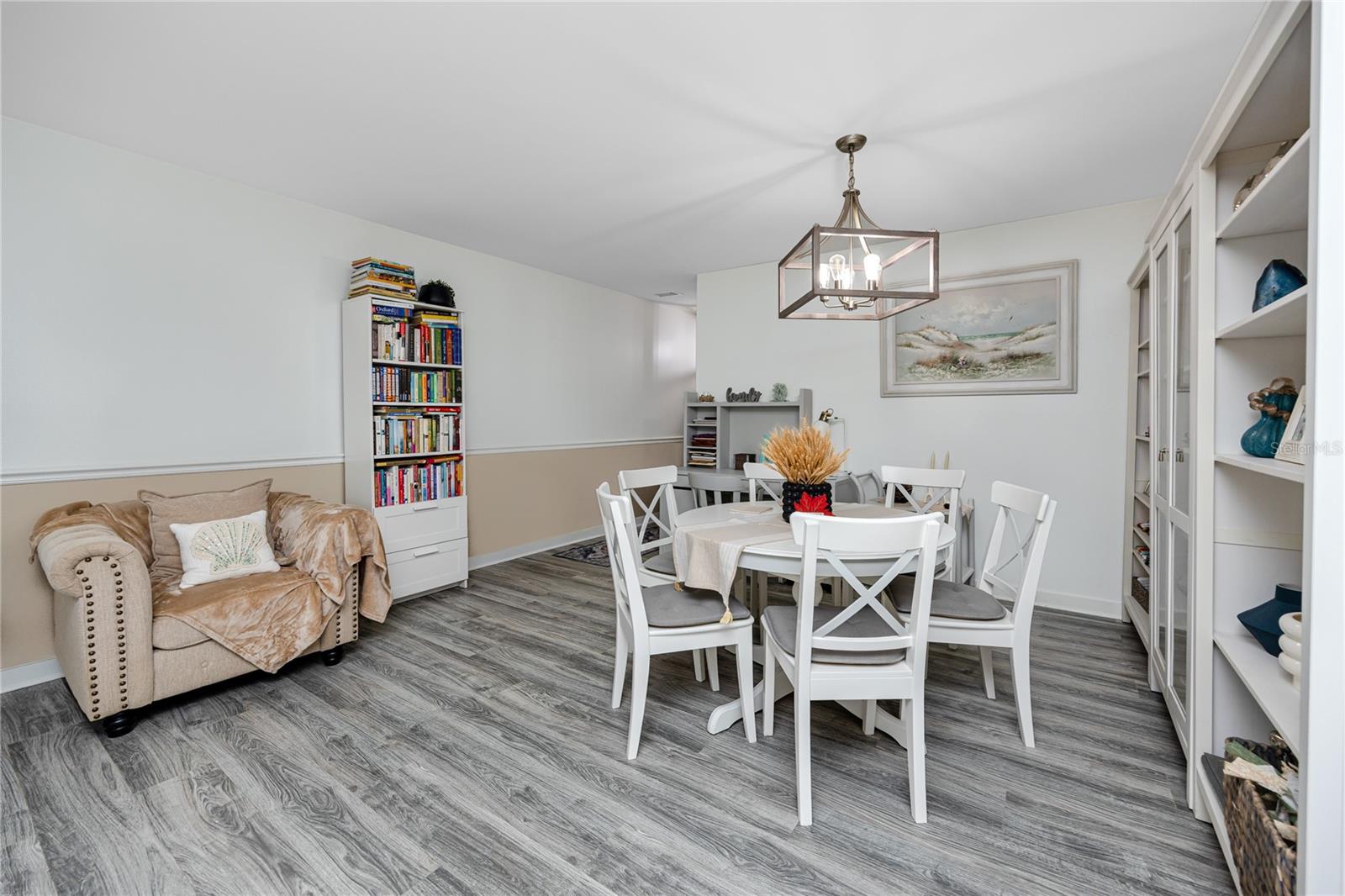 Dining/Living room