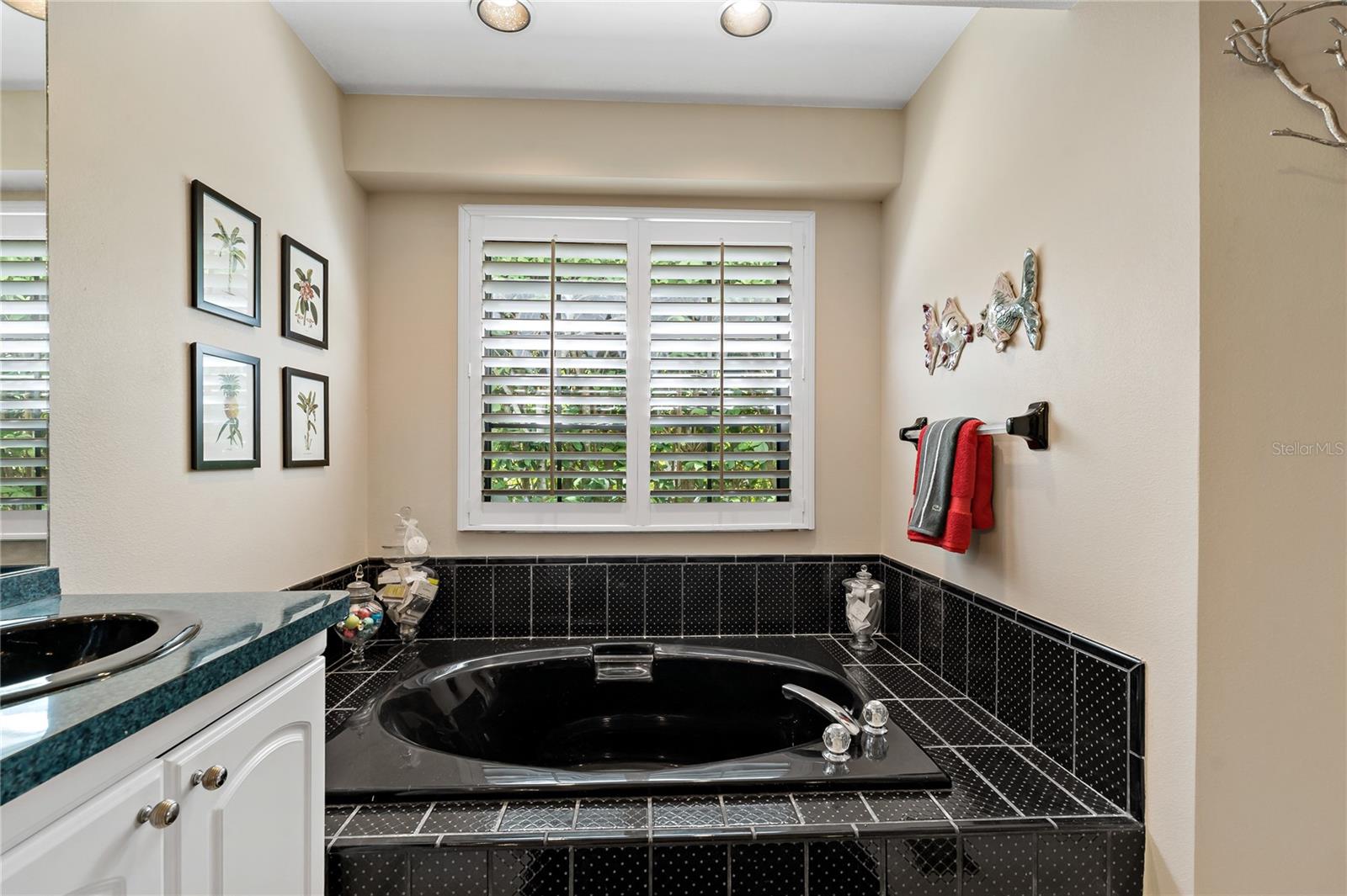 SOAKING TUB IN THE PRIMARY BATHROOM