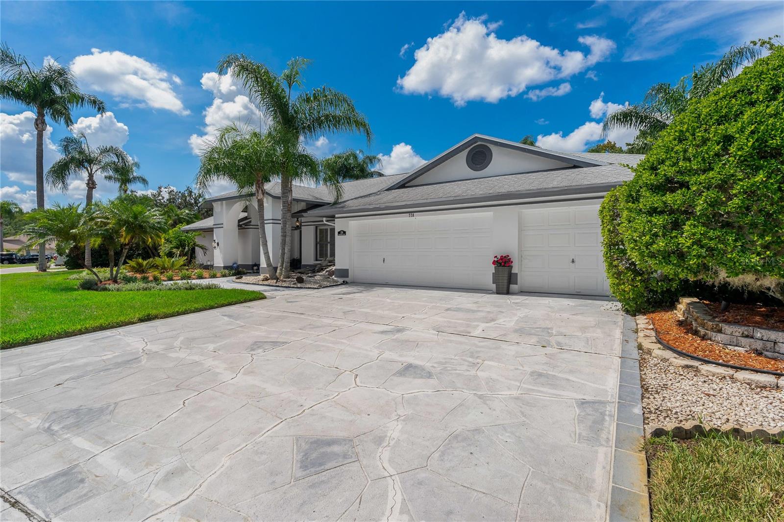 3 CAR GARAGE!