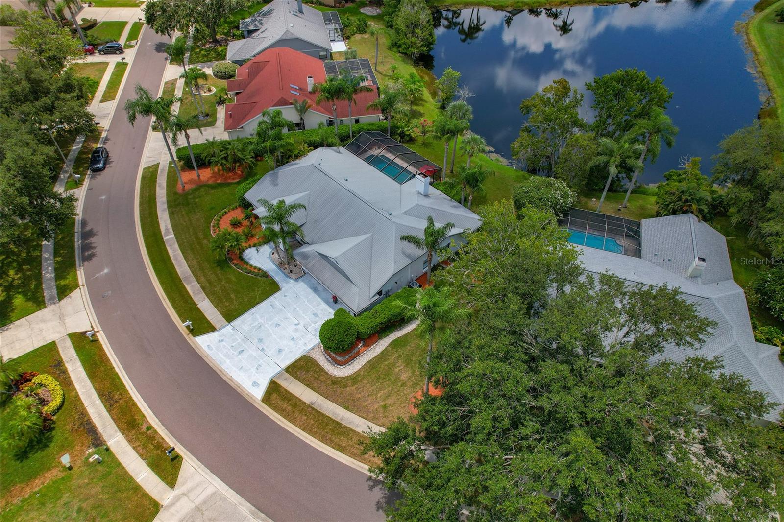 VERY DESIRABLE WOODFIELD COMMUNITY