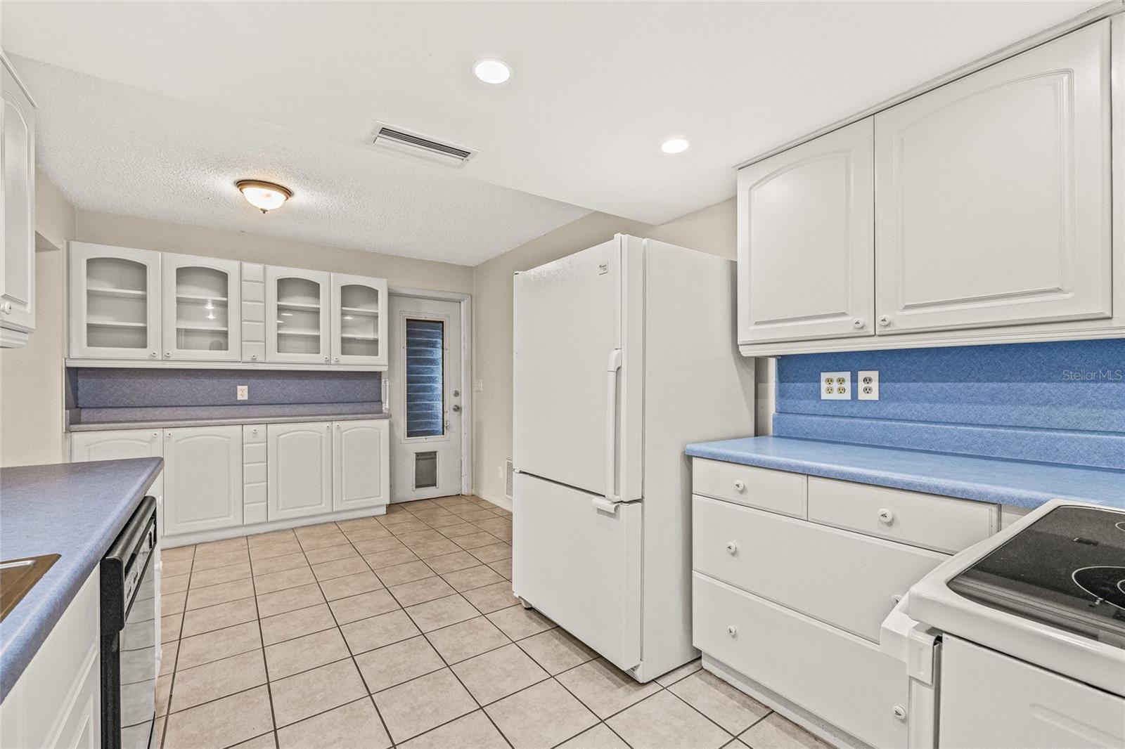 An abundant amount of storage to store all your appliances and sundries.