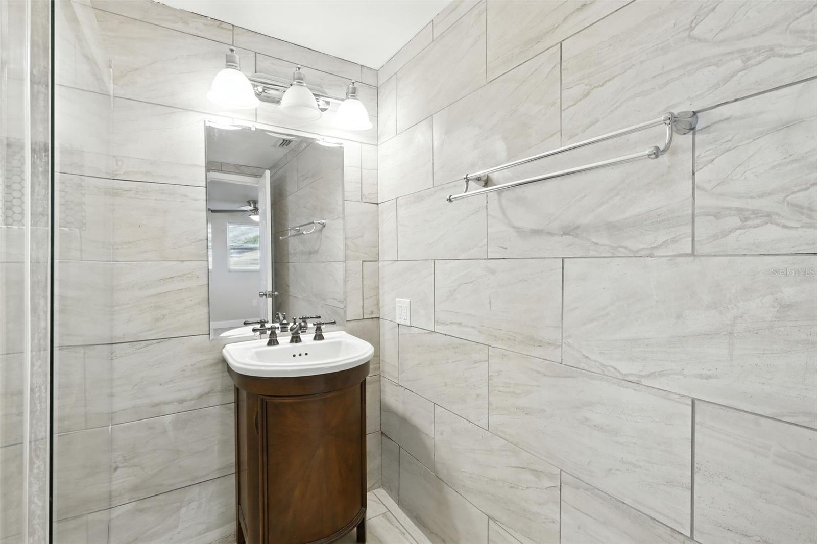 Primary Suite En bathroom