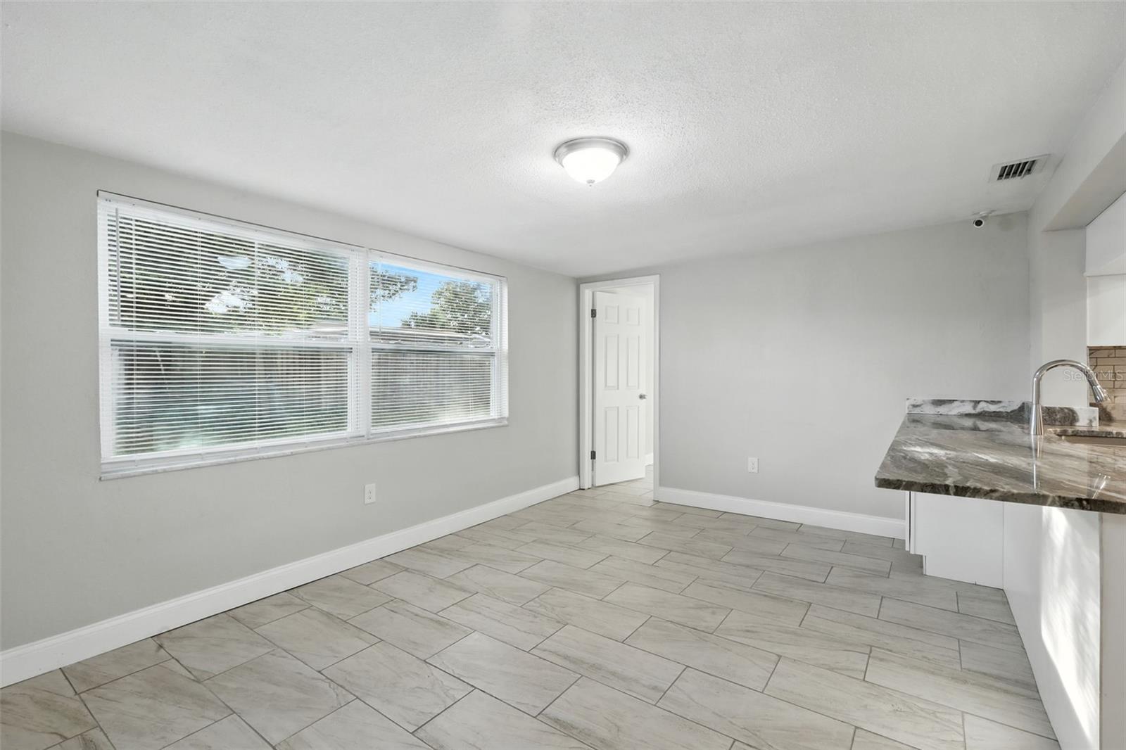 Family Room/Dinning area