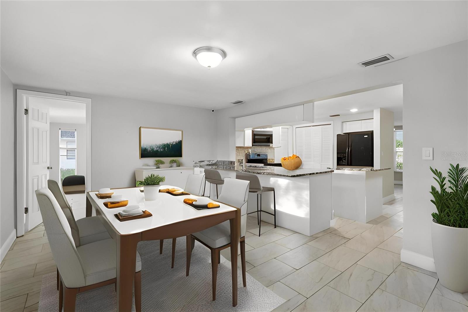Family Room/Dinning area Virtually staged