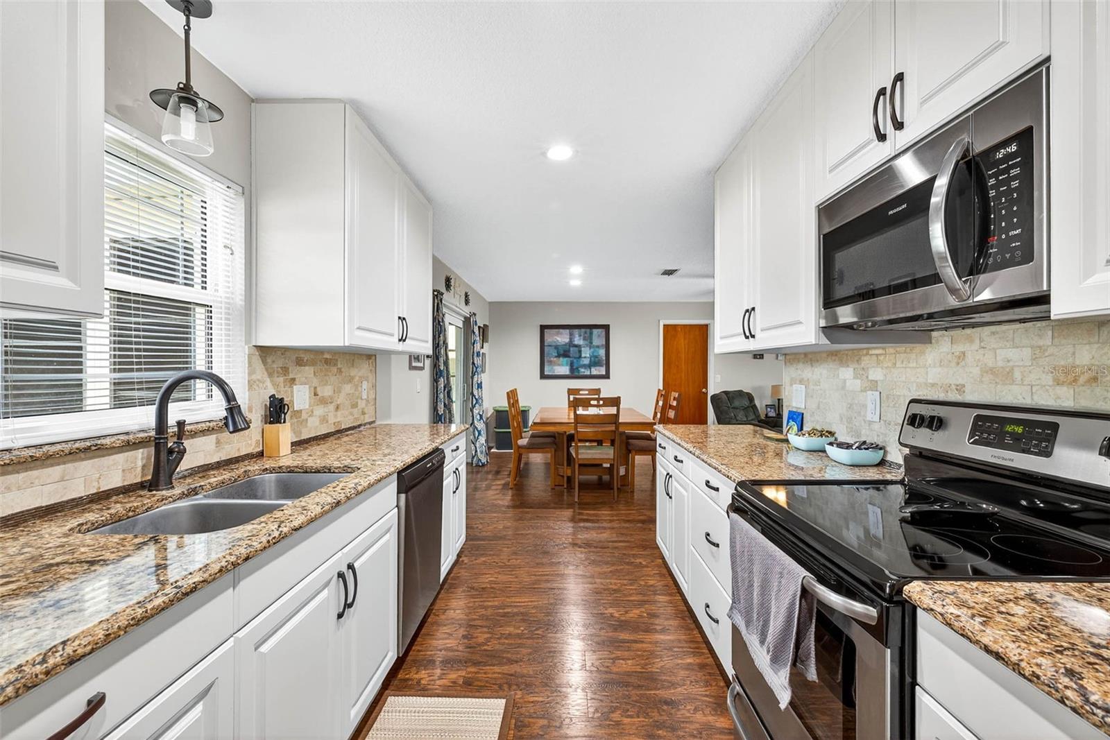 Stainless appliances & BRAND NEW microwave