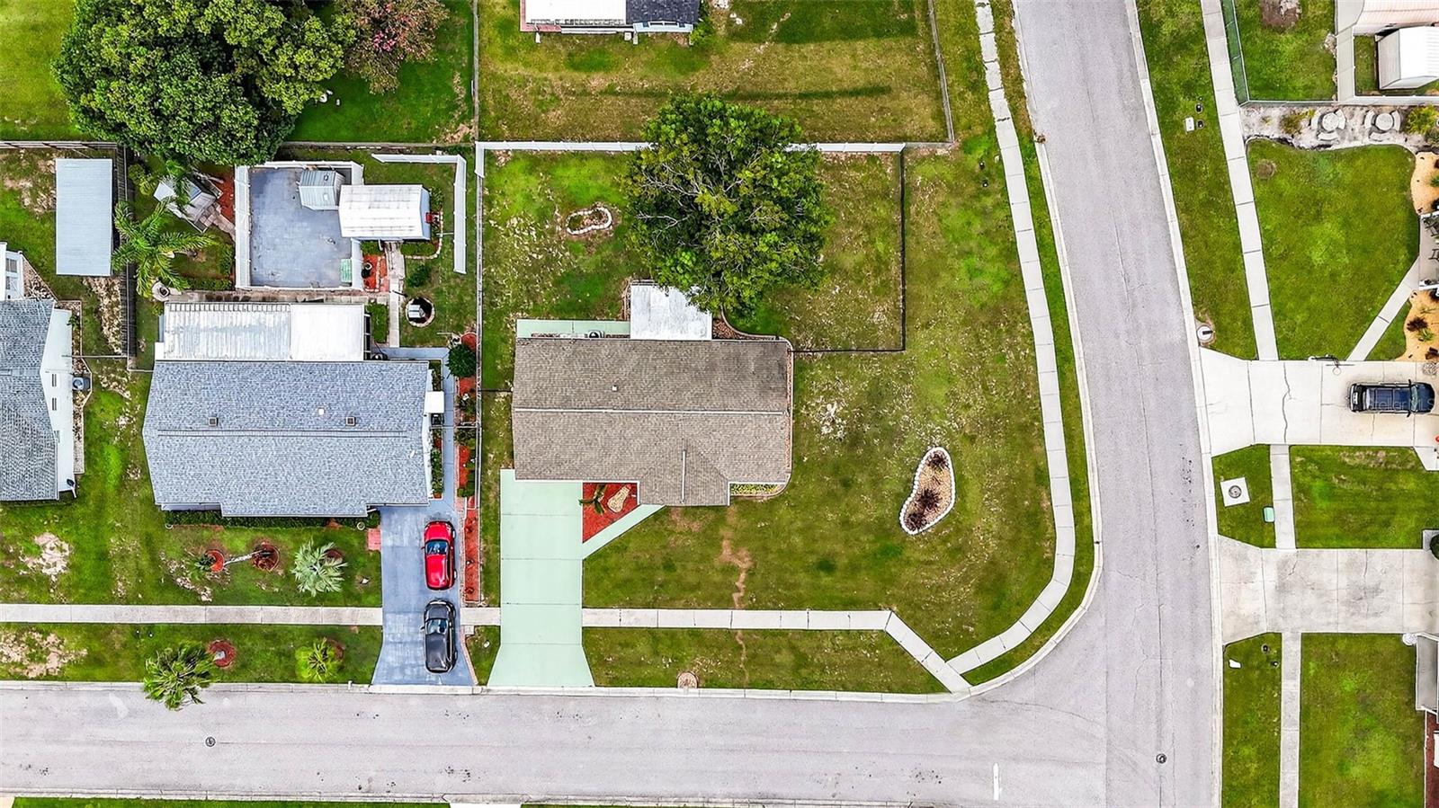 Over sized driveway & lot