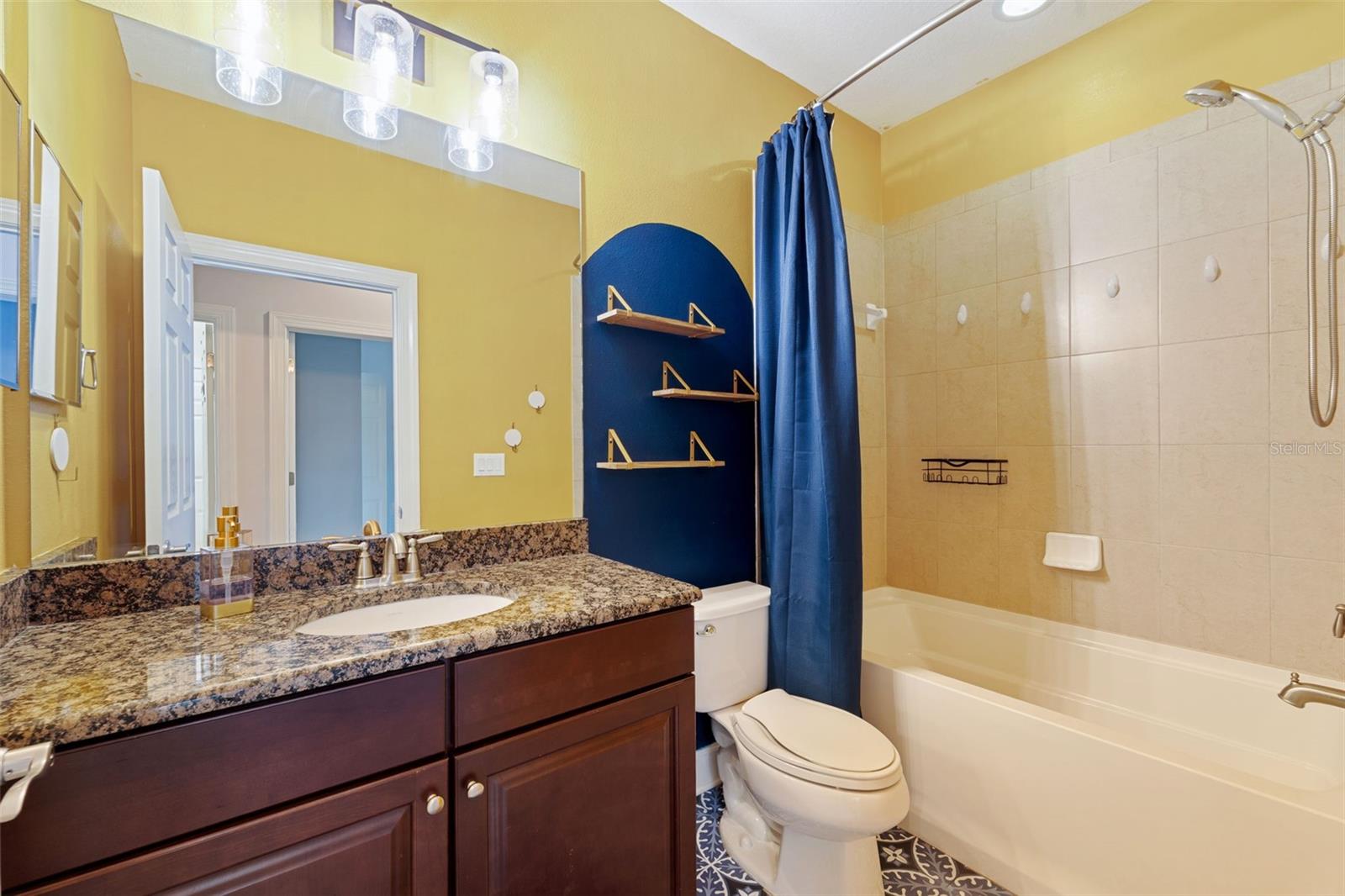 Upstairs full guest bath