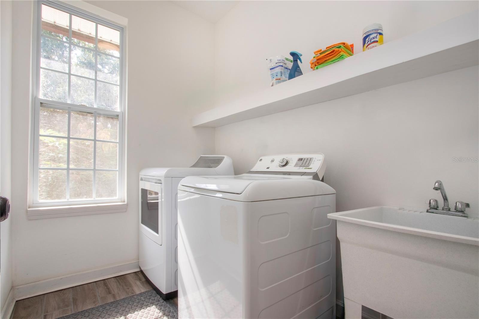 LAUNDRY ROOM BETWEEN 1ST AND 2ND BEDROOM