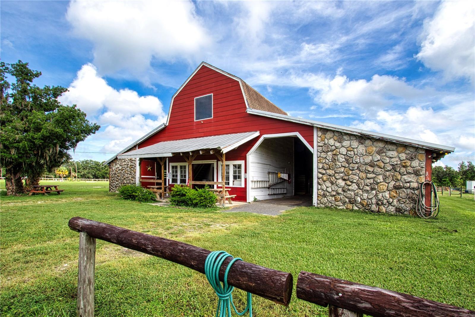 SUNDANCE COMMUNITY BARN