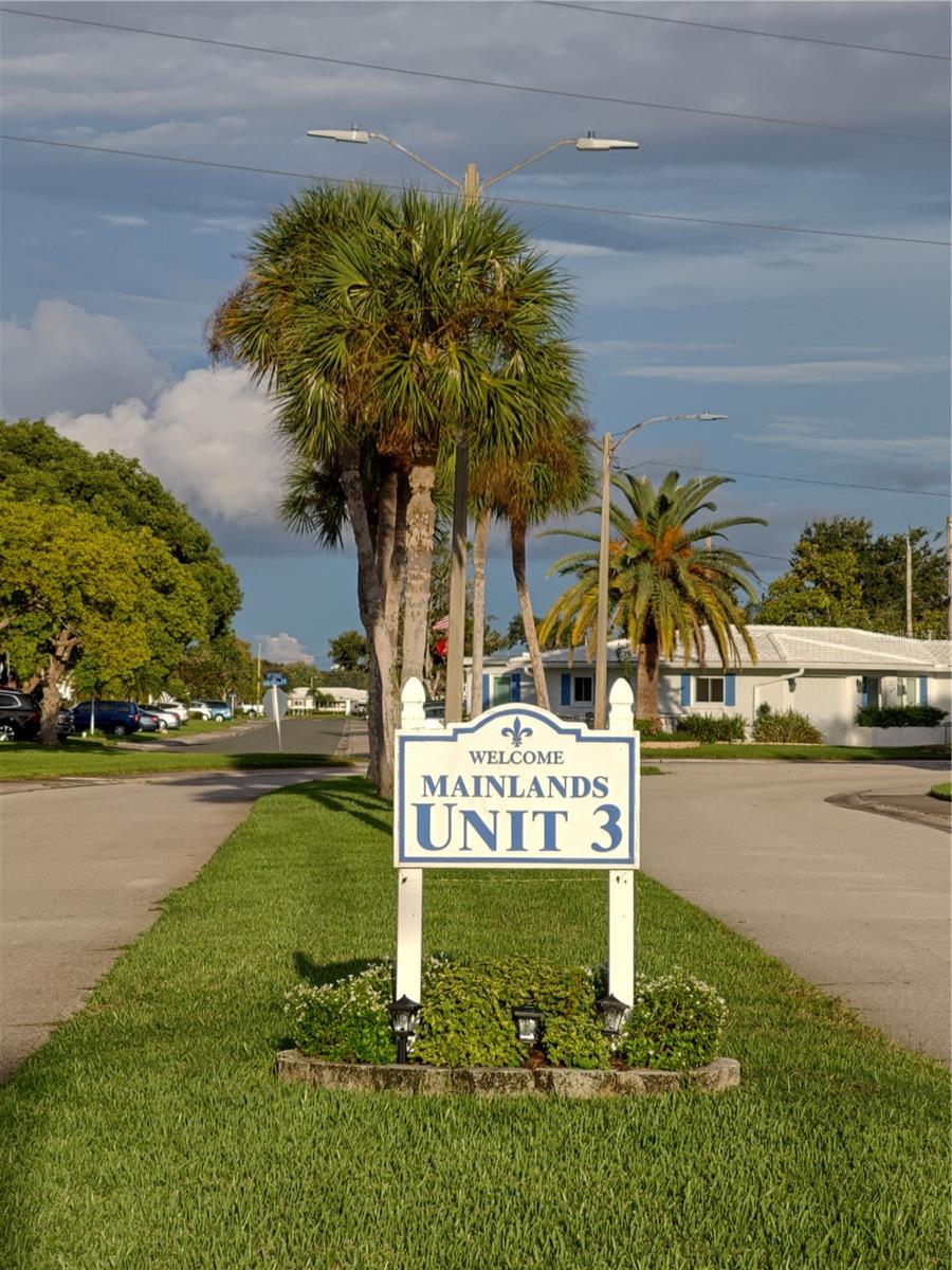 Located in the active +55 Mainlands of Tamarac by the Gulf community. Unit 3 offers its residents many perks.