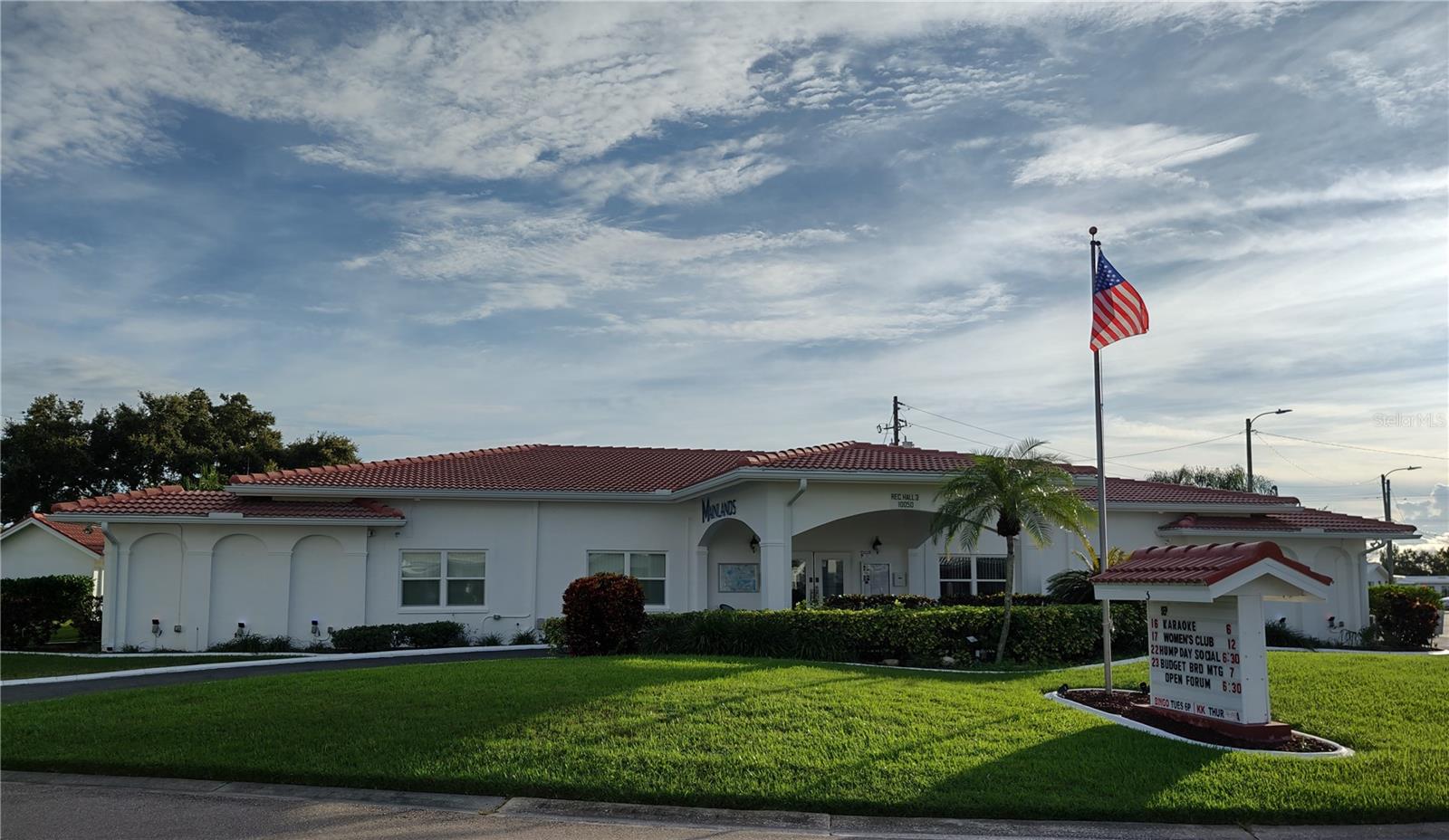 Residents enjoy many activities, functions and amenities at their clubhouse as well as throughout the Mainlands community.