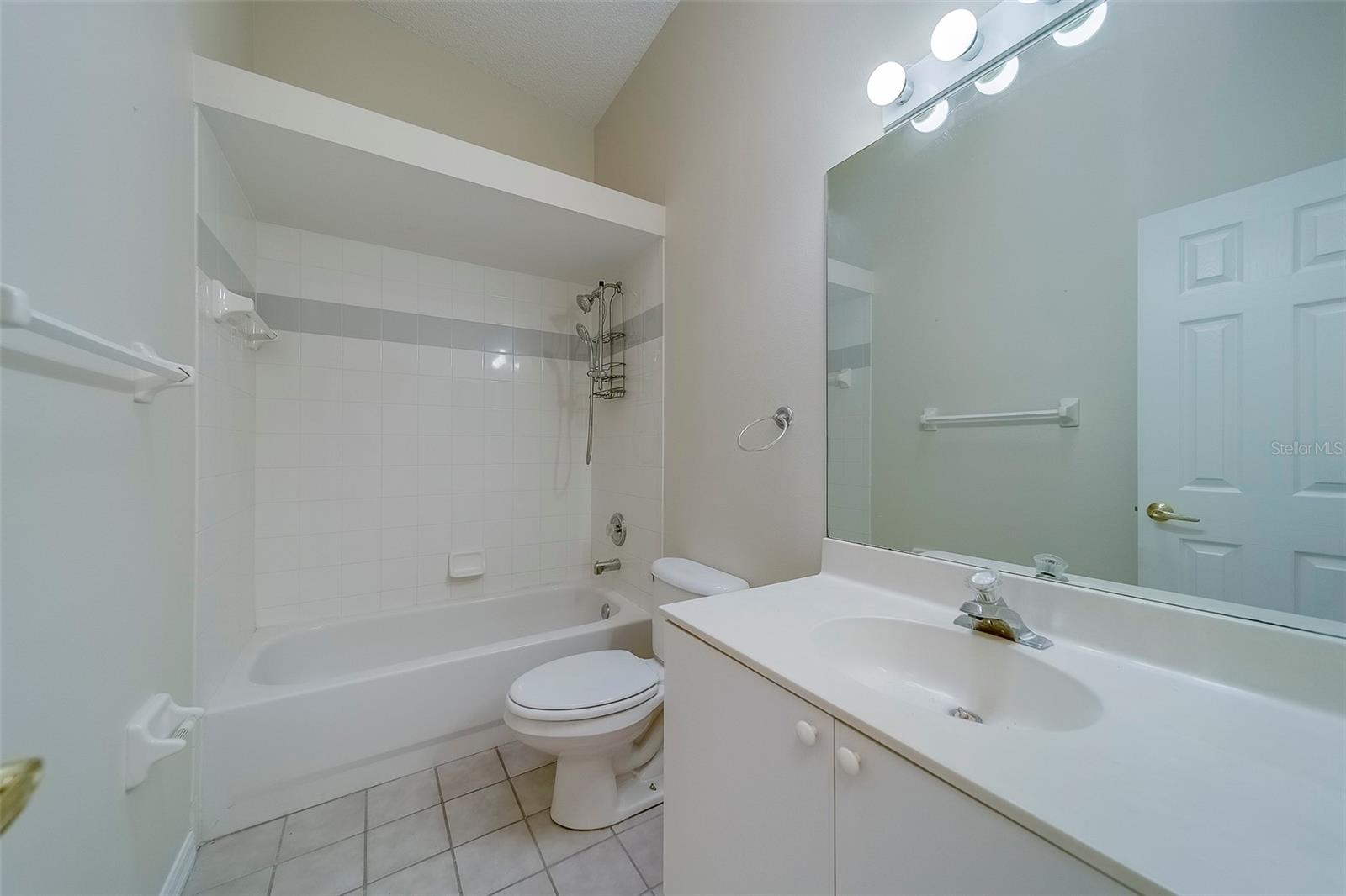 2nd floor guest bathroom