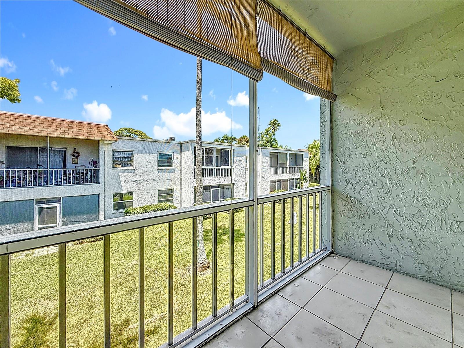 Screened Balcony to Relax and Unwind