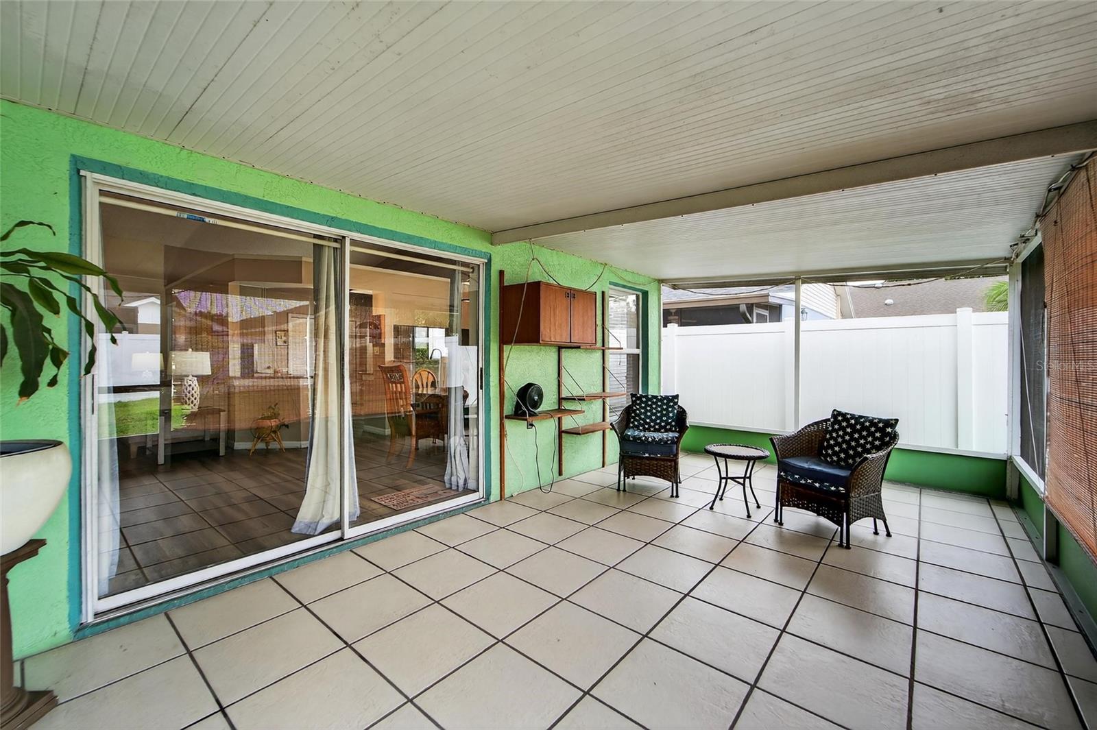 Screened in back Lanai