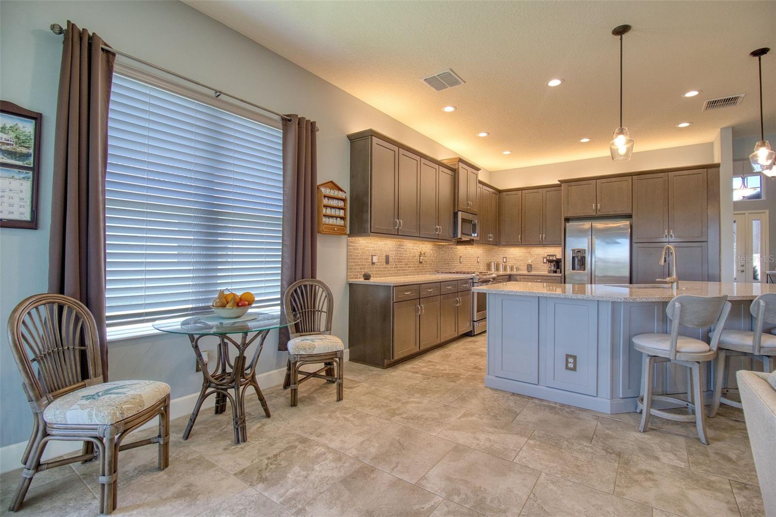 Dinette (Breakfast Nook)