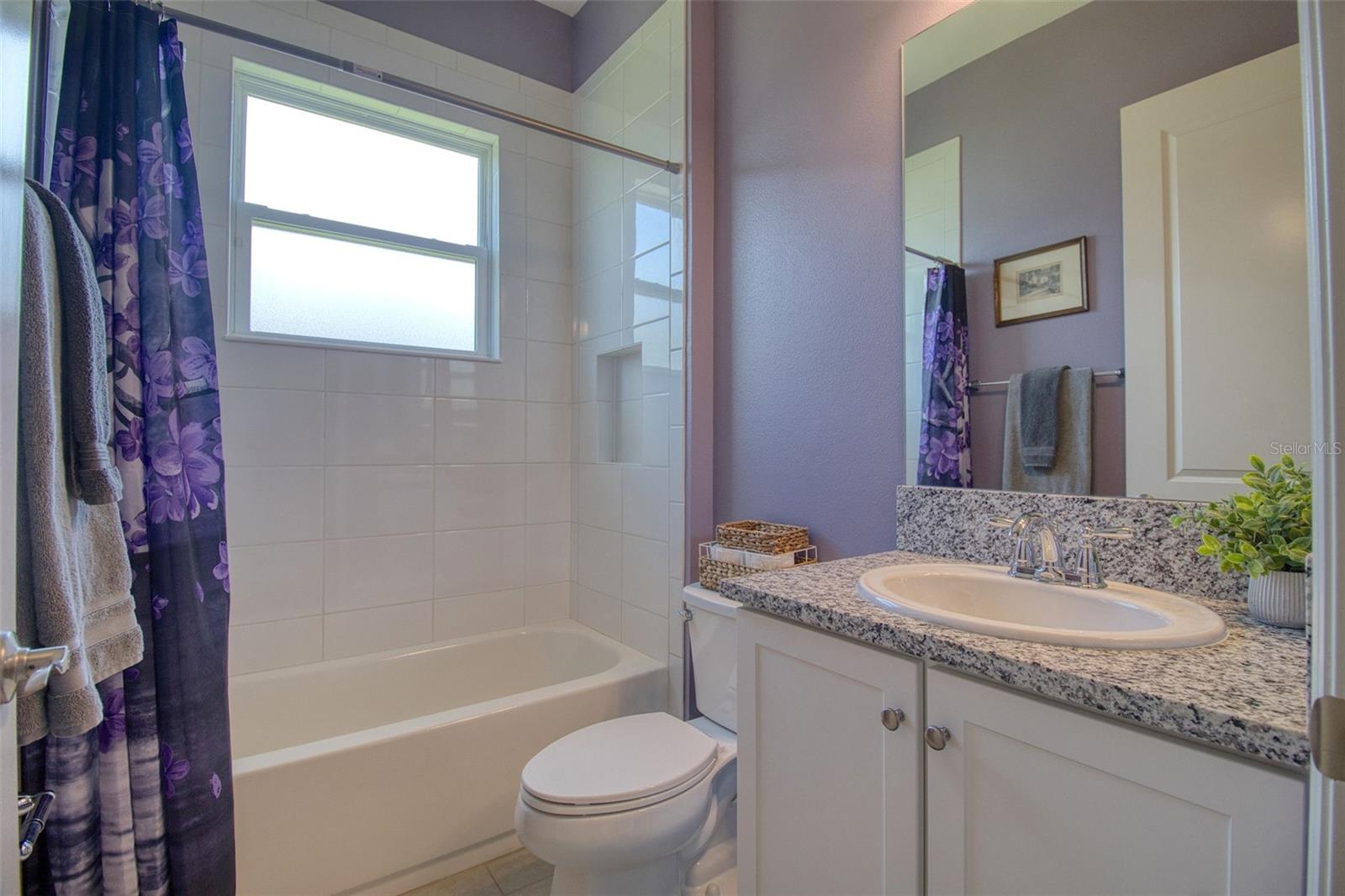 Luxurious 2nd Bathroom w/ Bathtub
