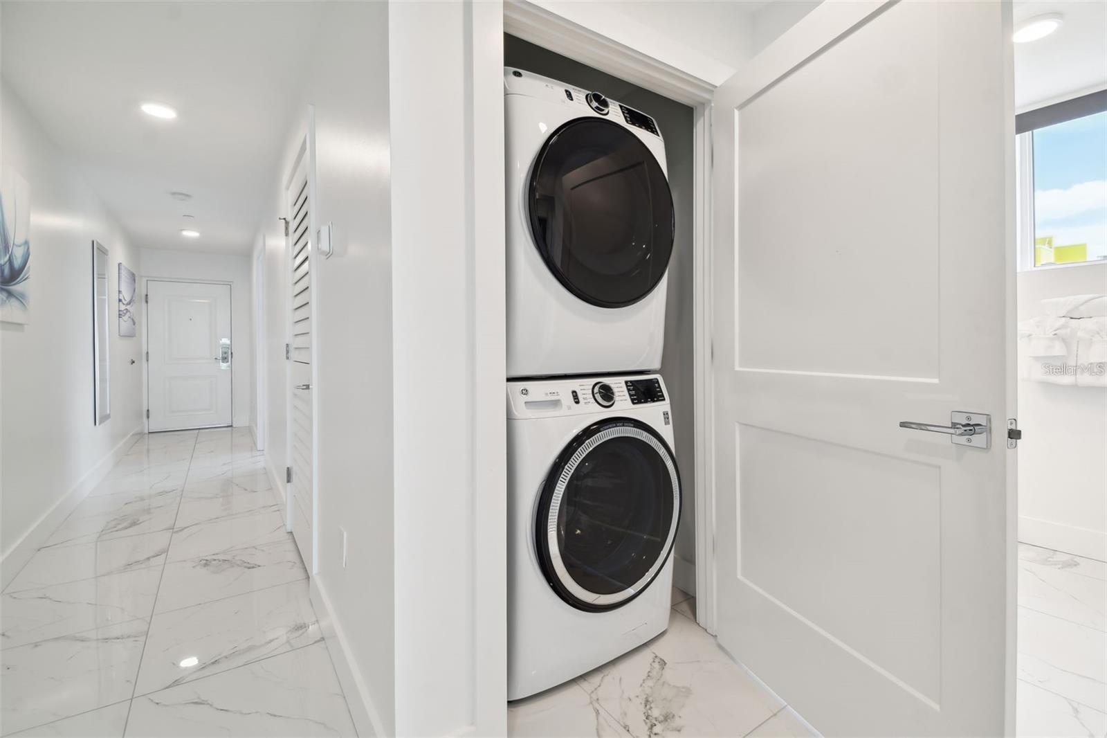 Front load washer/Dryer