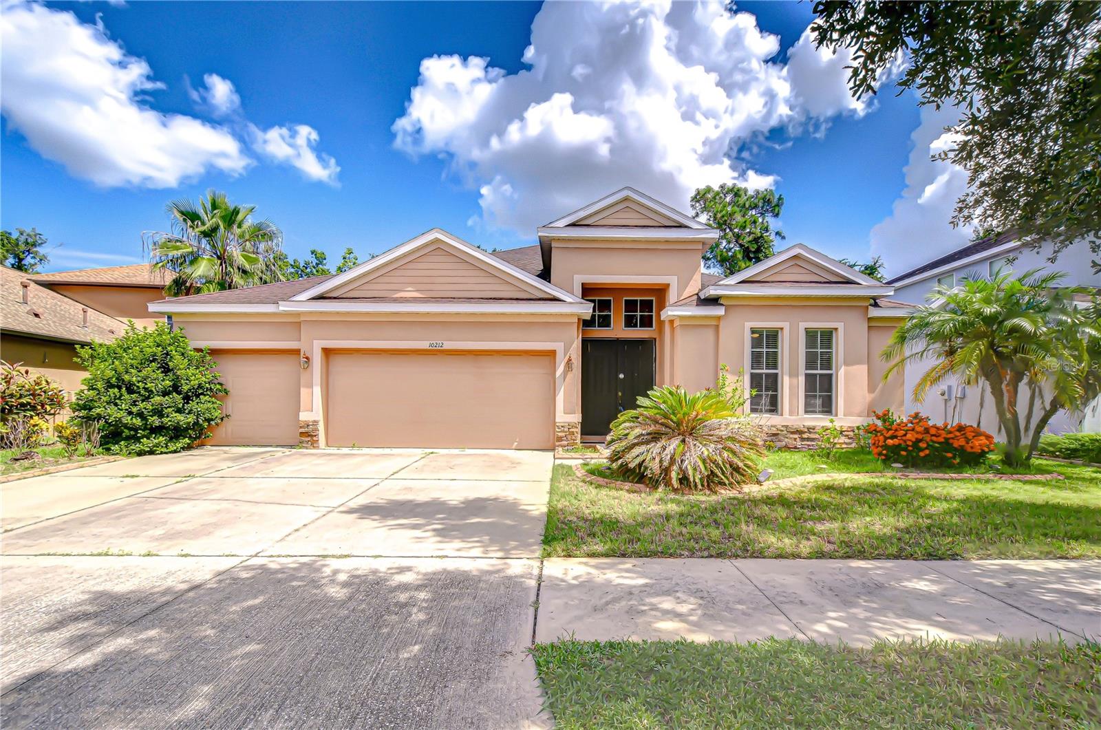 Wonderful home in Riverview!