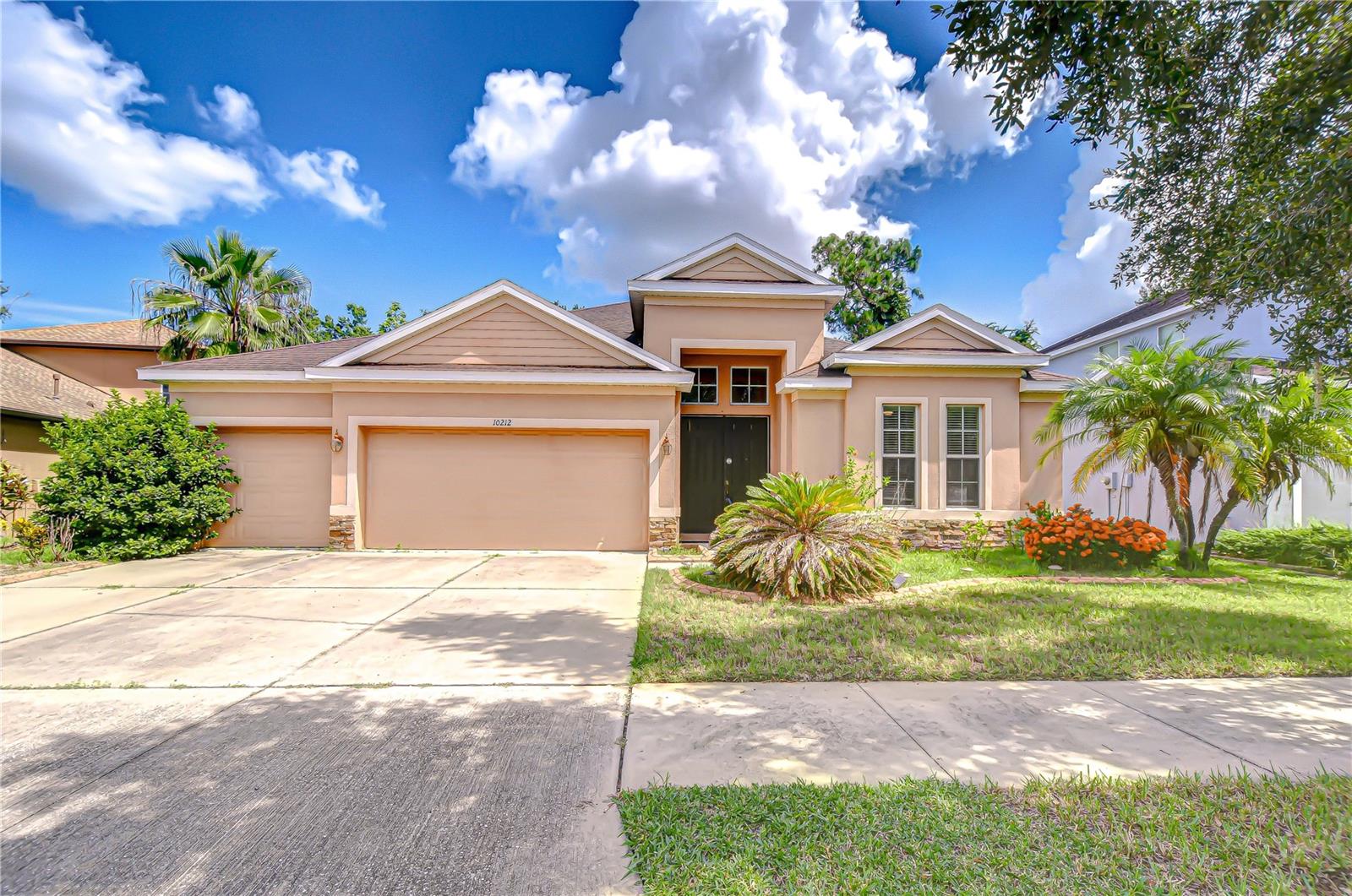 Beautiful curb appeal!