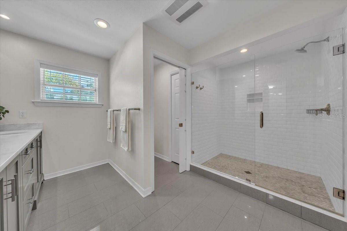 Primary bath