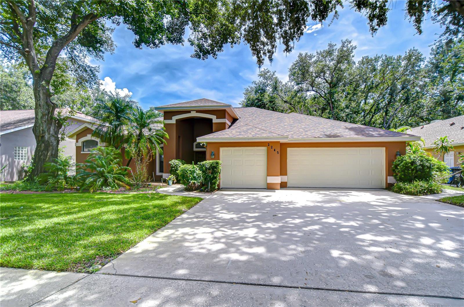 Welcoming curb appeal!