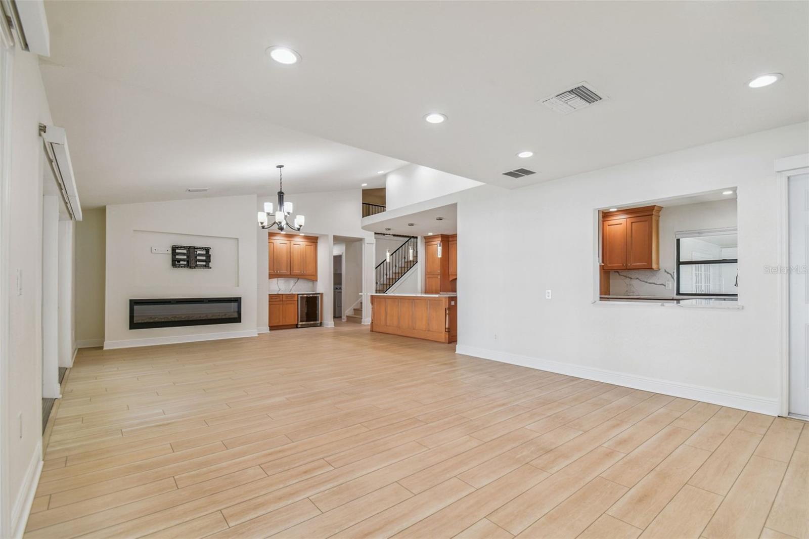 Family Room & Casual Dining Area