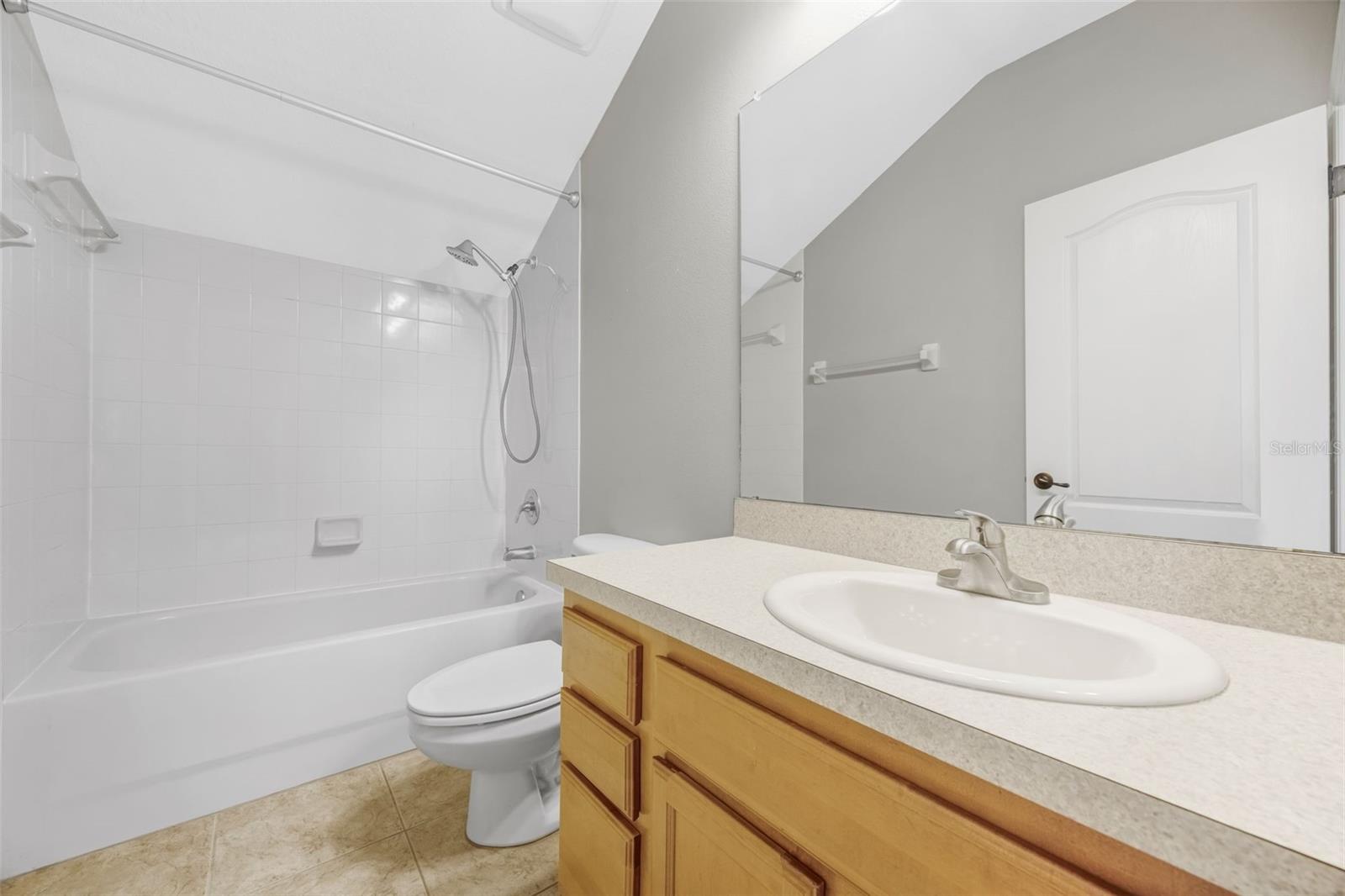 upstairs bath 2