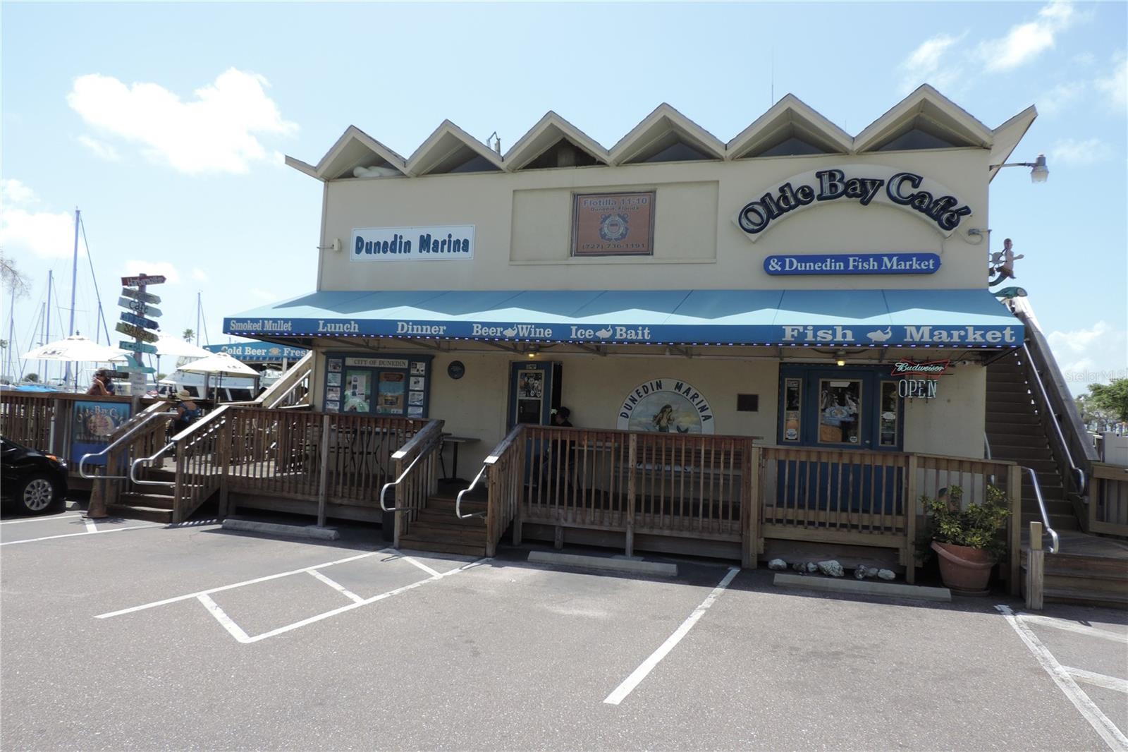 Cafe and market at the marina.