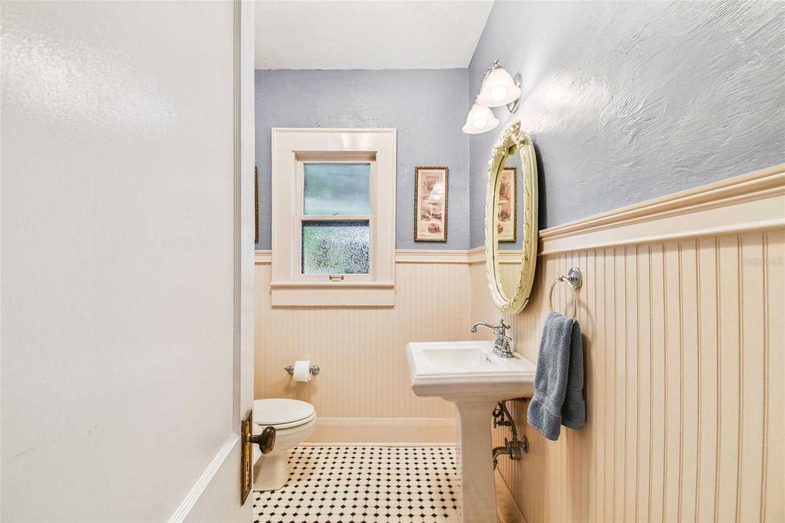hallway/guest bathroom