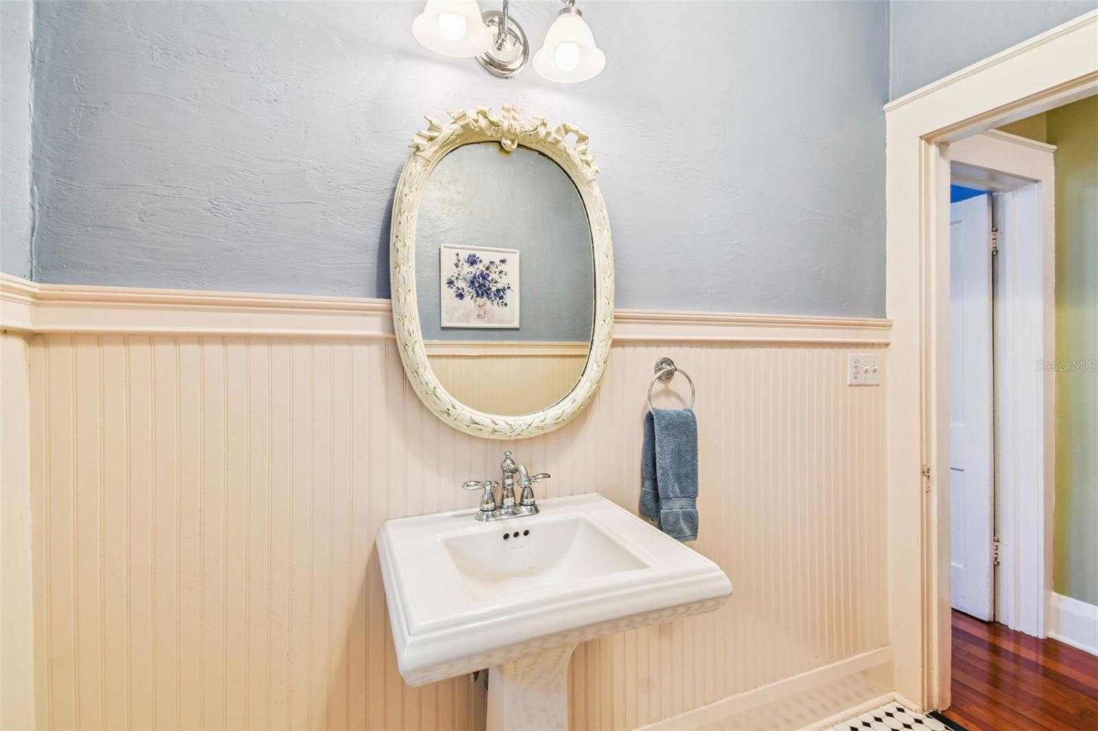 hallway/guest bathroom
