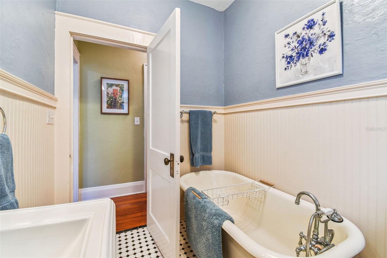 hallway/guest bathroom