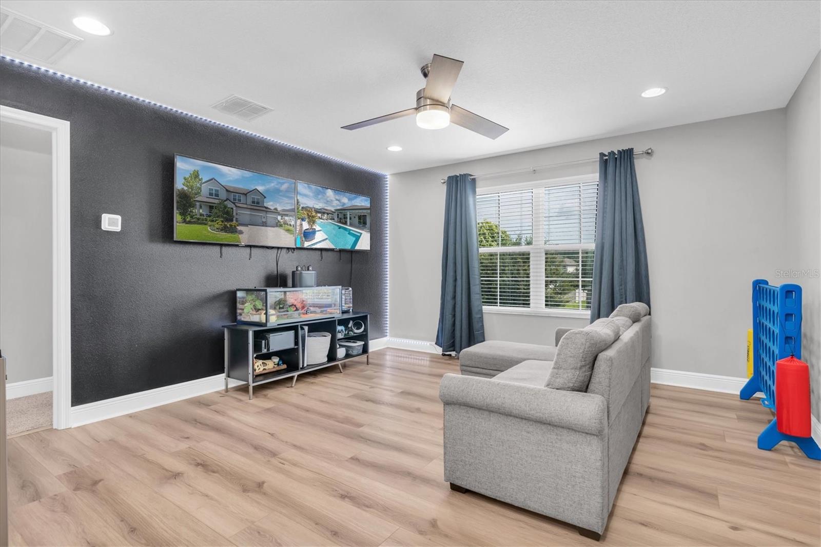 LOFT/GAMEROOM