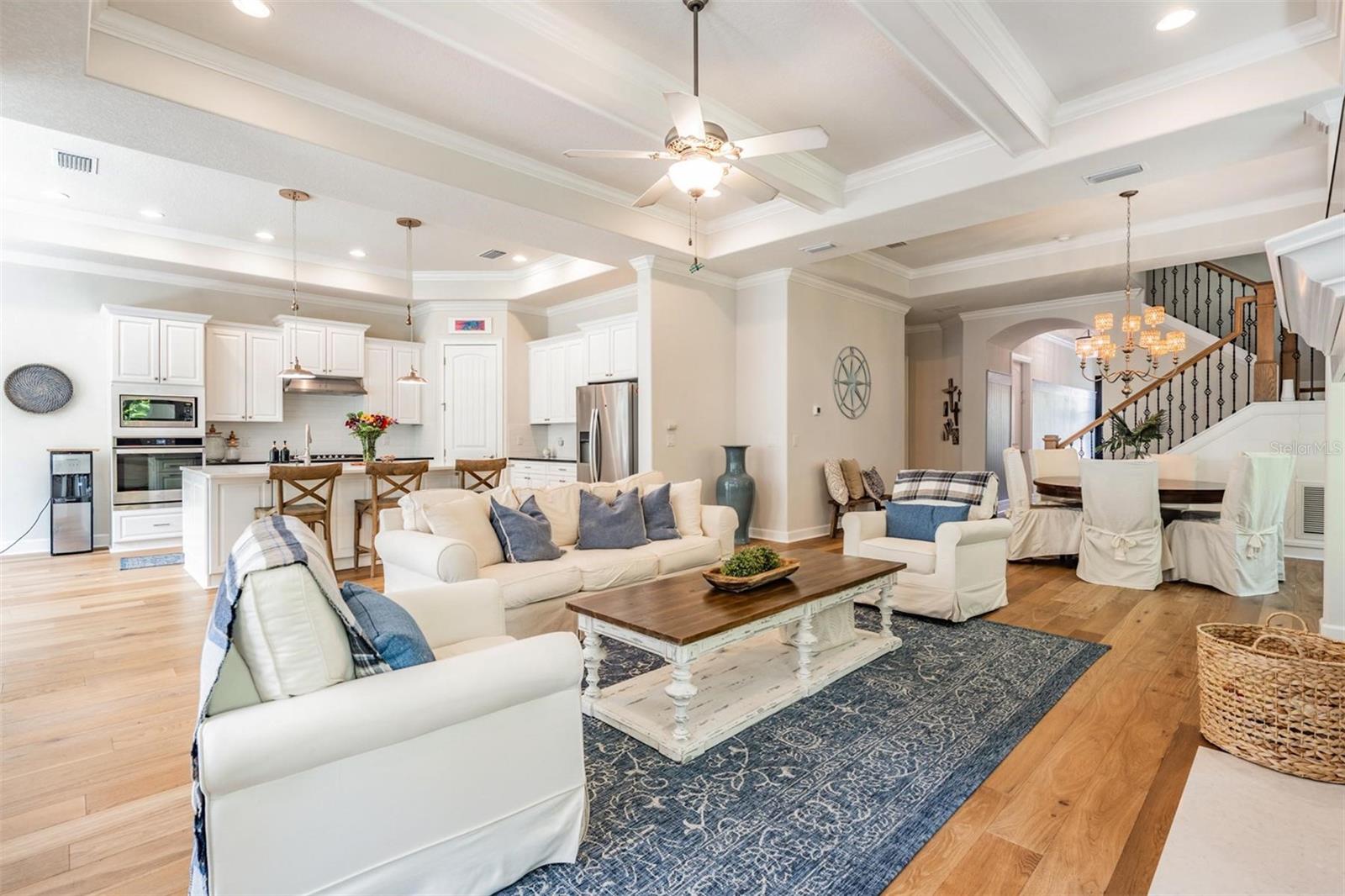 Living Room / Kitchen Combo