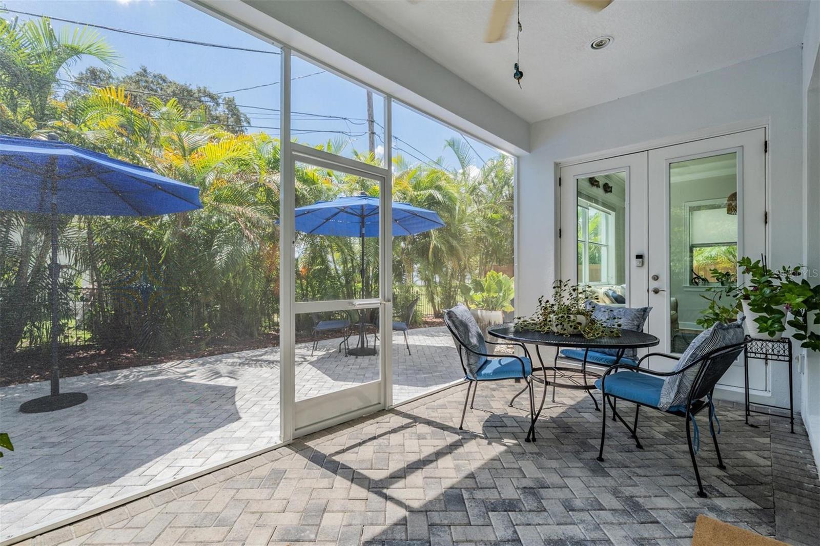 Screened in Lanai