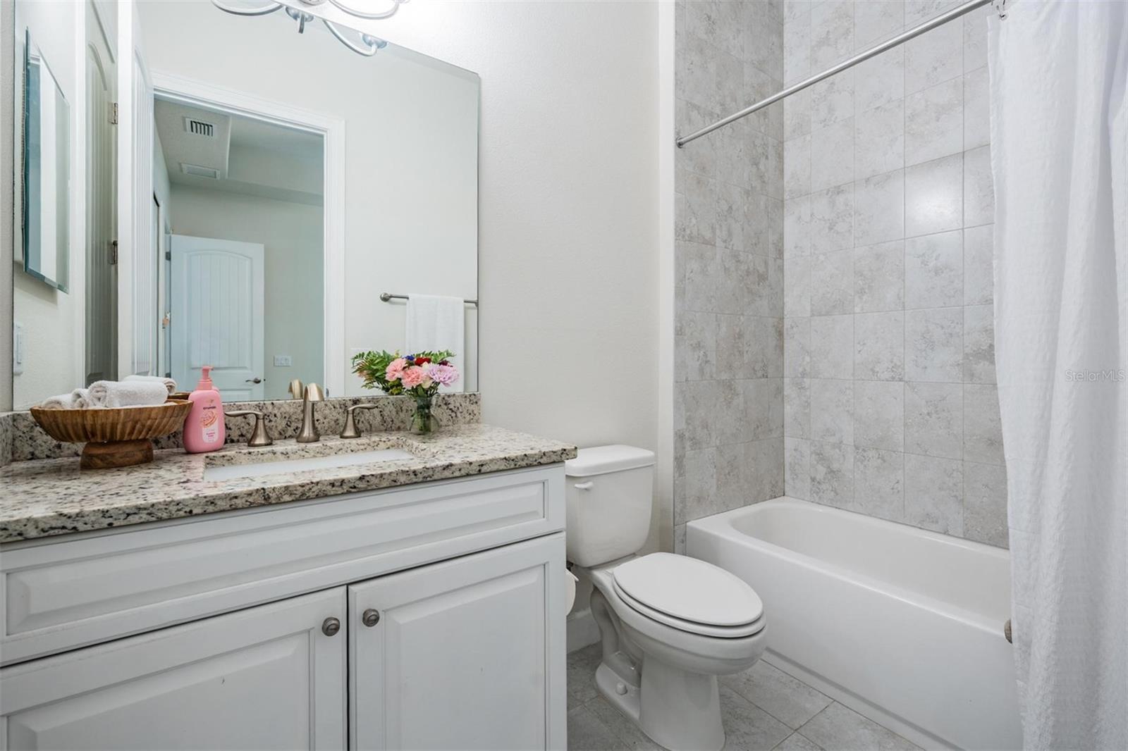 Full Bath Off of Bedroom