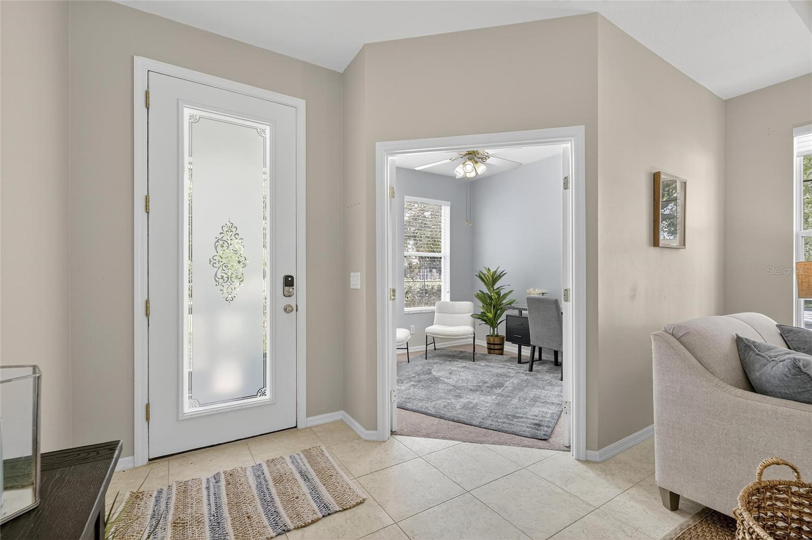 entry / office