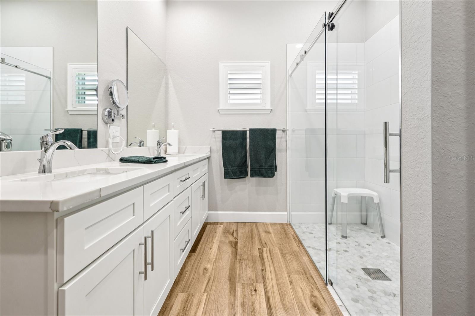 HUGE en suite bathroom with multiple shower heads