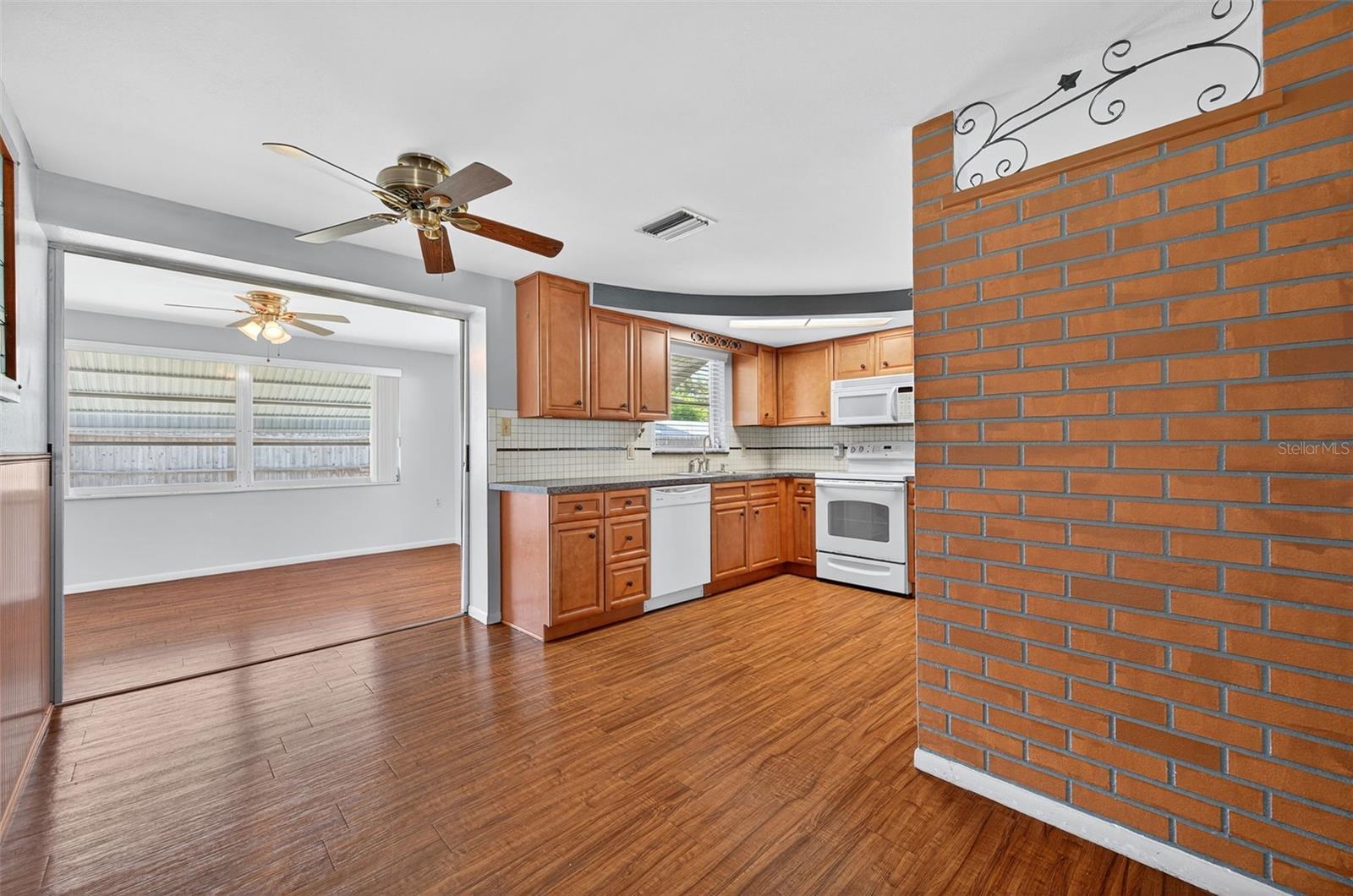 dining to kitchen