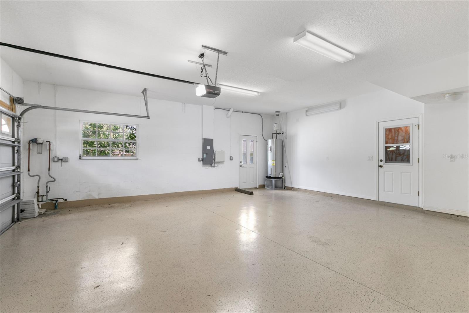Garage 1