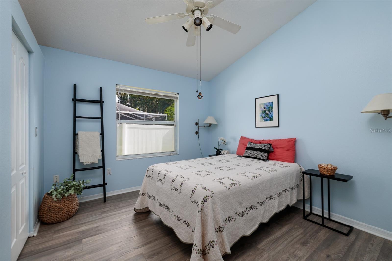 Bedroom 4 / Guest w/private bath to pool