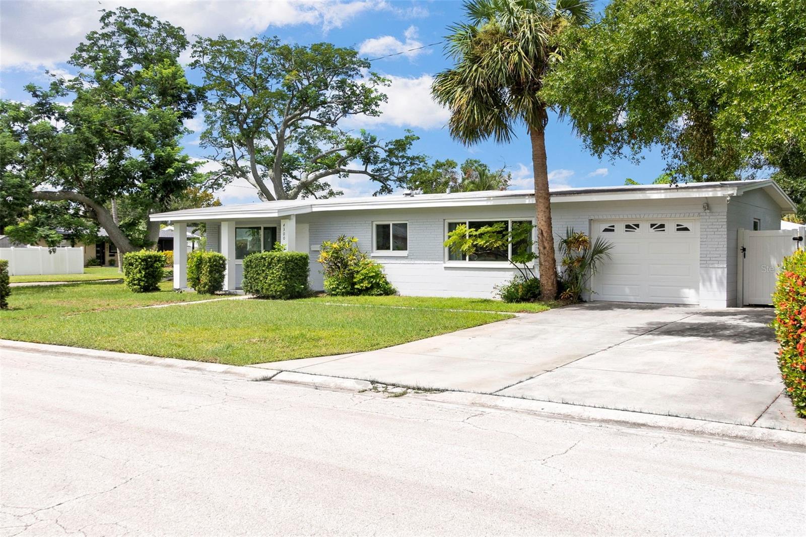 Overzied Driveway with 1-Car Garage!